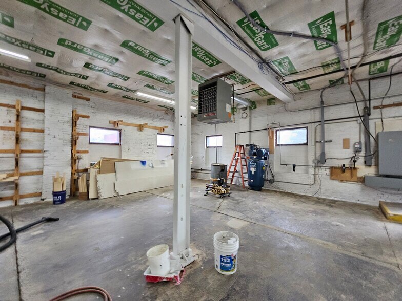 More Photos Of 477B Hasbrouck Ave, Kingston Manufacturing For Lease