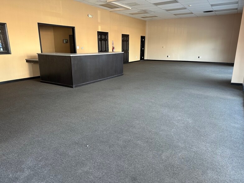 More Photos Of 305 W Arbor Vitae St, Inglewood Unknown For Lease