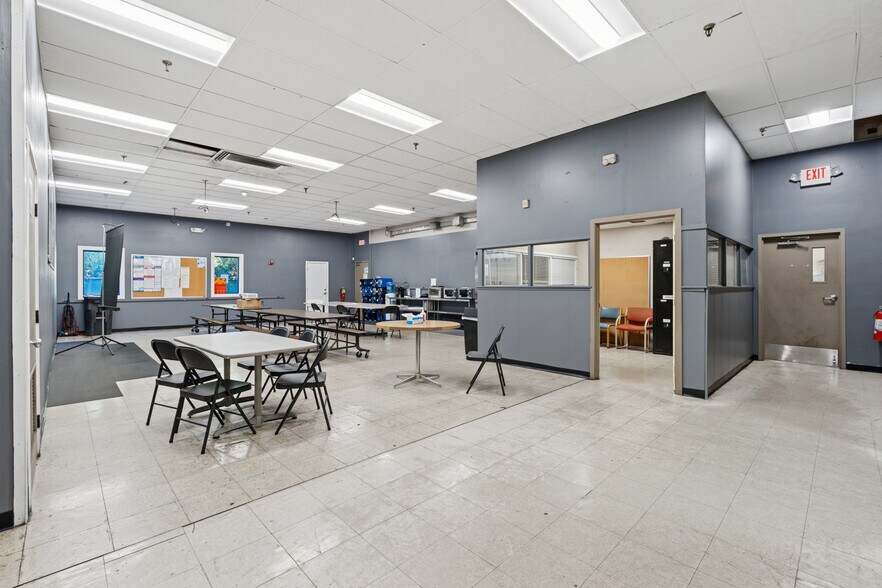 More Photos Of 122 Avenue of Industry, Waterbury Distribution For Sale