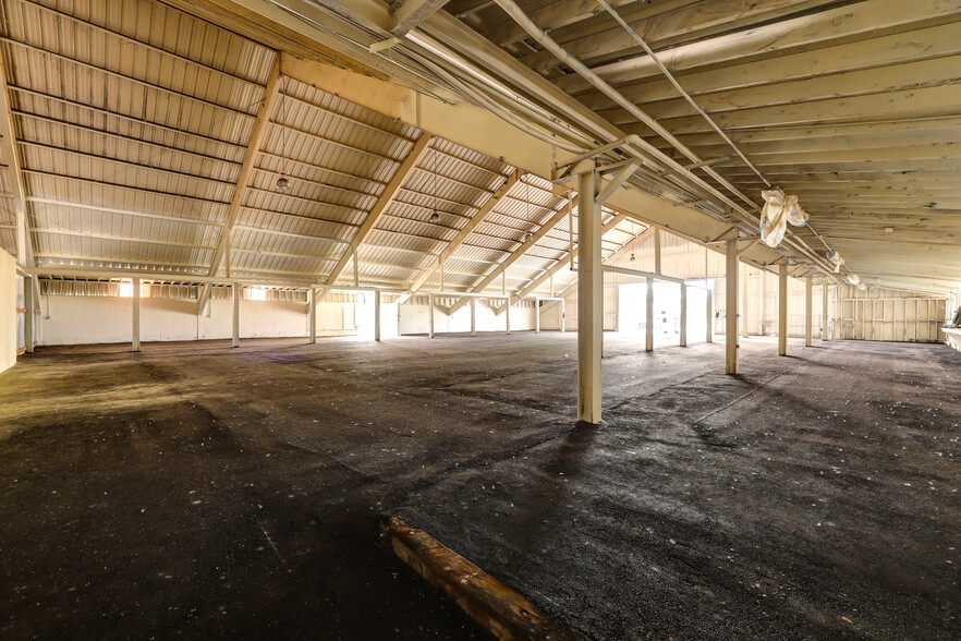 More Photos Of 17250 SW Railroad Ave, Indiantown Manufacturing For Sale