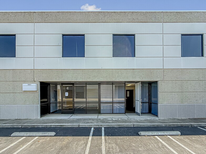 More Photos Of 2362 E Sturgis Rd, Oxnard Warehouse For Sale