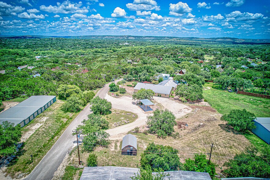 More Photos Of 45 La Buena Vista Dr, Wimberley Schools For Sale