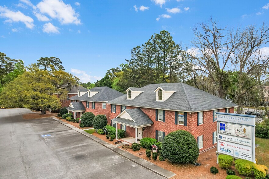 More Photos Of 10375 Ford Ave, Richmond Hill Office For Sale