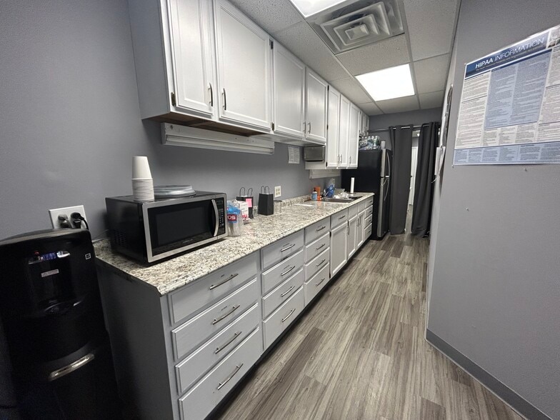 More Photos Of 660 Cooper Rd, Westerville Medical For Sale