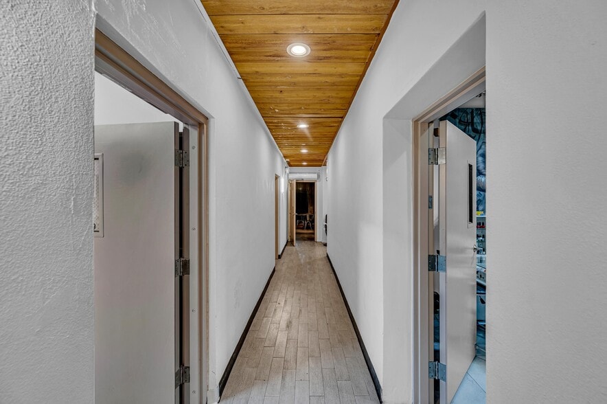 More Photos Of 815 NE 13th St, Fort Lauderdale Freestanding For Sale