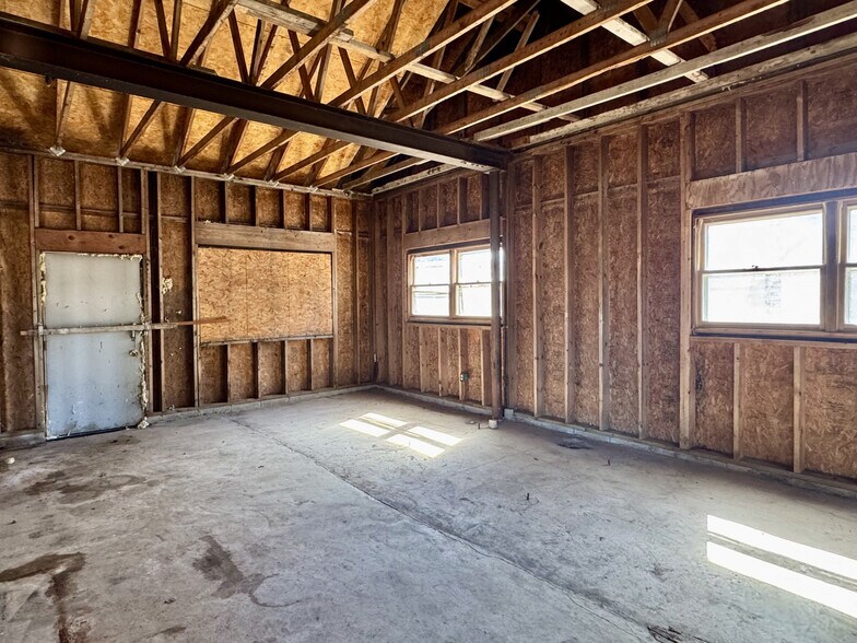 More Photos Of 1126 Wauwatosa Rd, Cedarburg Office Residential For Sale