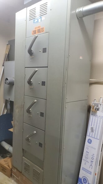 More Photos Of 1299 Campbell Rd, Marion Office For Sale