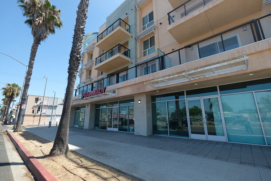 More Photos Of 1598 Long Beach Blvd, Long Beach Storefront Retail Office For Sale