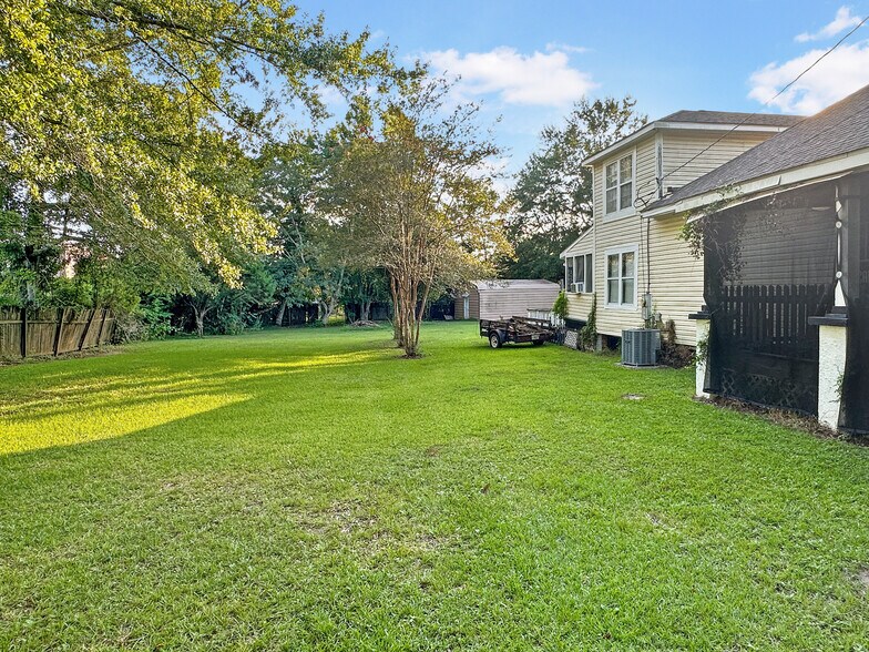 More Photos Of 1505 S Hwy 95A, Cantonment Freestanding For Sale