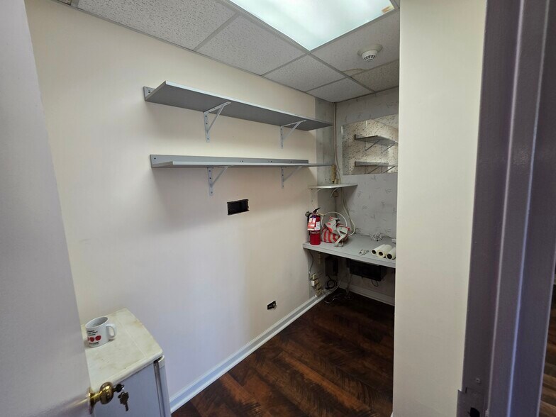 More Photos Of 92-29 Queens Blvd, Rego Park Apartments For Lease
