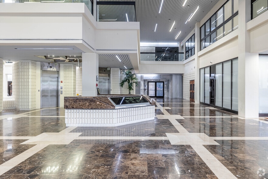 More Photos Of 7000 W Palmetto Park Rd, Boca Raton Office Residential For Lease