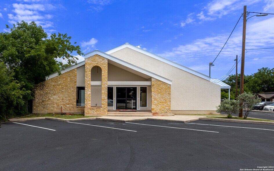 More Photos Of 13622 NW Military Hwy, Shavano Park Medical For Sale