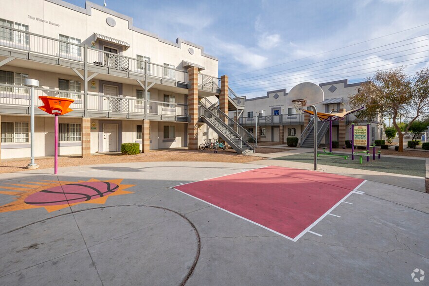 More Photos Of 2302 W Colter St, Phoenix Apartments For Lease