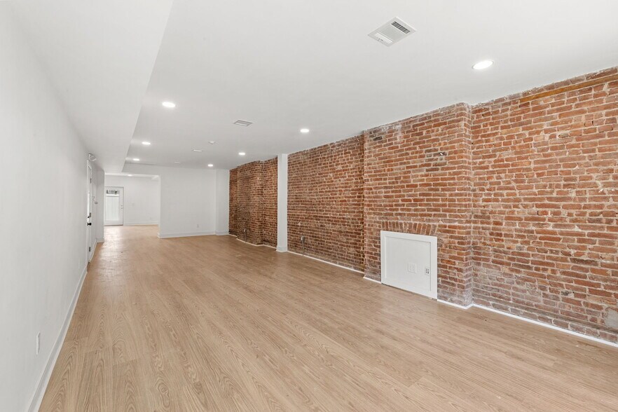 More Photos Of 525 Washington St, Hoboken Storefront Retail Residential For Lease