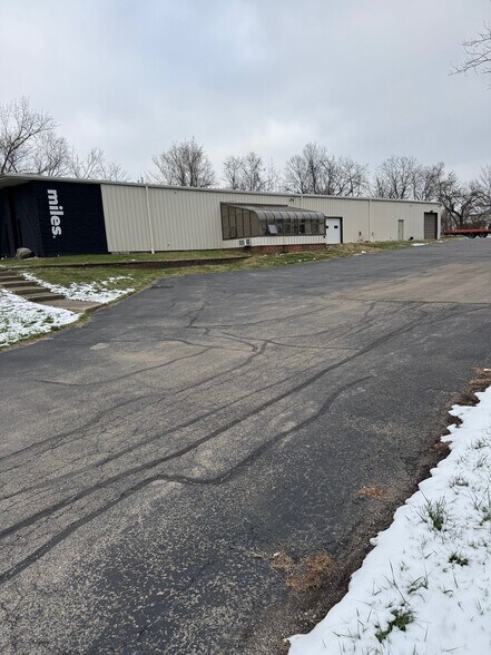 More Photos Of 7032 N Dixie Dr, Dayton Warehouse For Lease