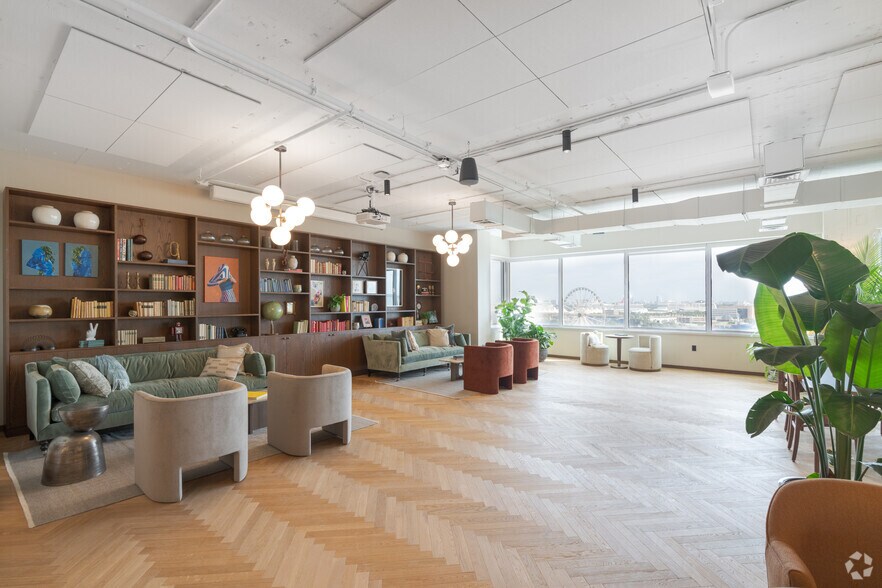 More Photos Of 100 N Biscayne Blvd, Miami Office For Lease