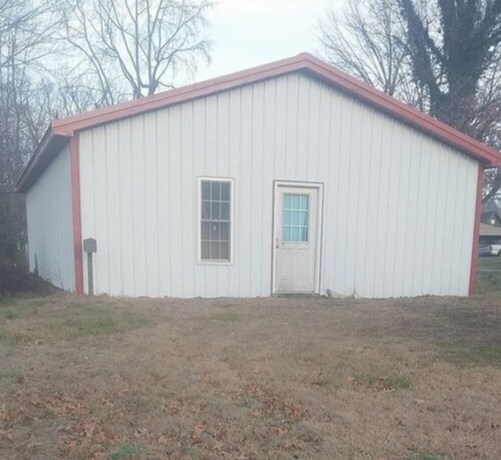 Primary Photo Of 314 2nd St, Central City Industrial For Sale