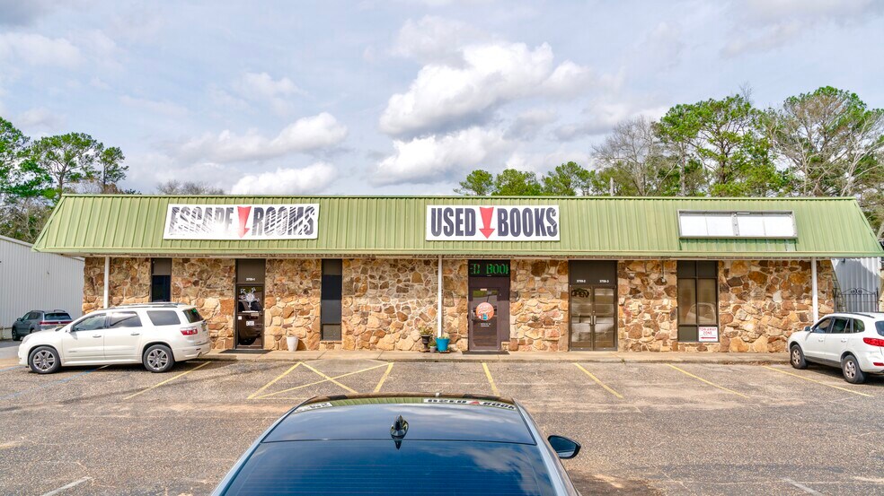 More Photos Of 3753 Ross Clark Cir, Dothan Freestanding For Sale