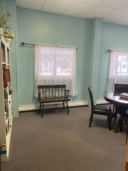 More Photos Of 268/270 Young St, Wilson Office For Lease