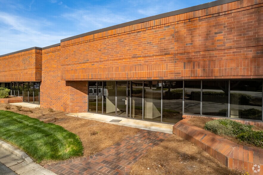 More Photos Of 5300 Oakbrook Pky, Norcross Unknown For Lease