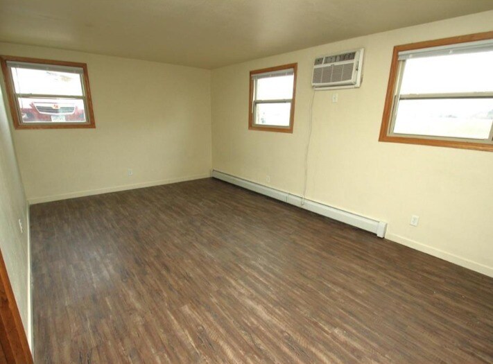 More Photos Of 314 County Rd 8, Rockville Apartments For Sale