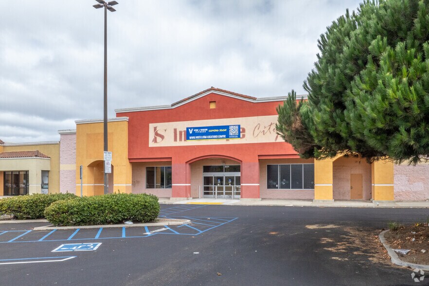 More Photos Of 501 W Central Ave, Lompoc Health Club For Lease