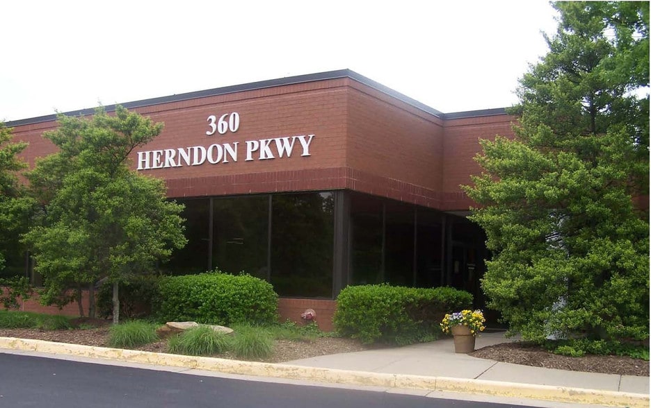 More Photos Of 360 Herndon Pky, Herndon Flex For Lease