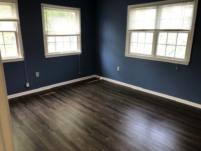 More Photos Of 722 Grant St, Herndon Medical For Sale