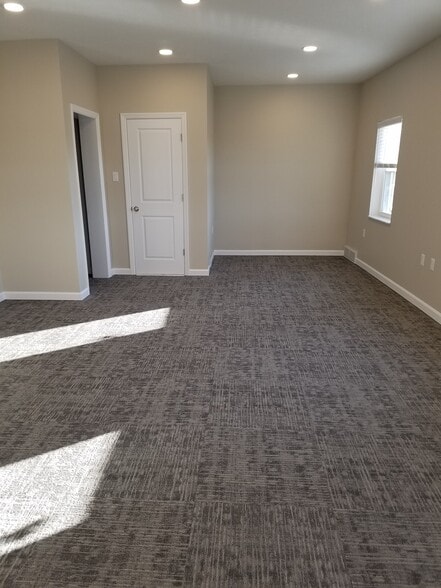 More Photos Of 425-427 Cochran Rd, Pittsburgh Office For Sale