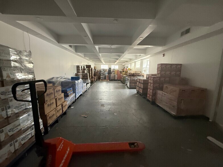 More Photos Of 1107-1109 Race St, Philadelphia Distribution For Lease