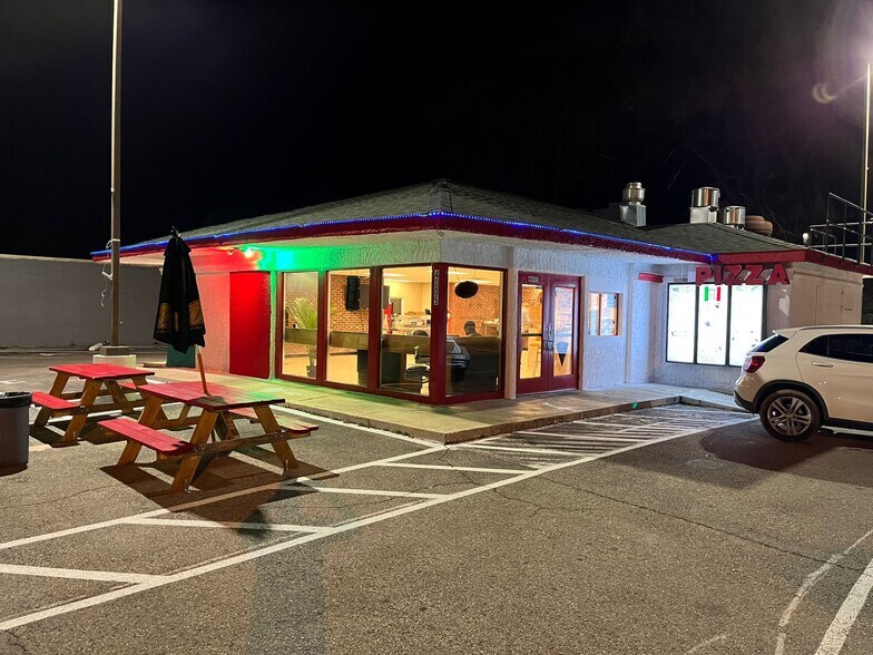 More Photos Of 4005 Melrose Ave, Roanoke Restaurant For Sale