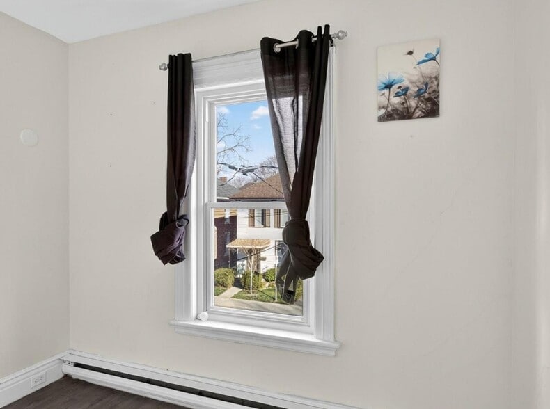 More Photos Of 271 Thomas St, Peterborough Apartments For Sale