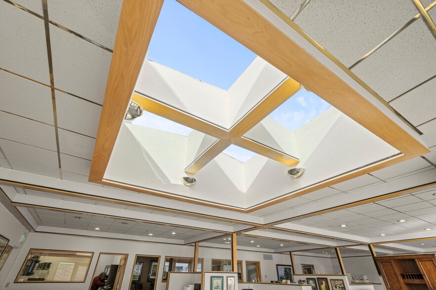 More Photos Of 206 NE 7th St, Grants Pass Office For Sale