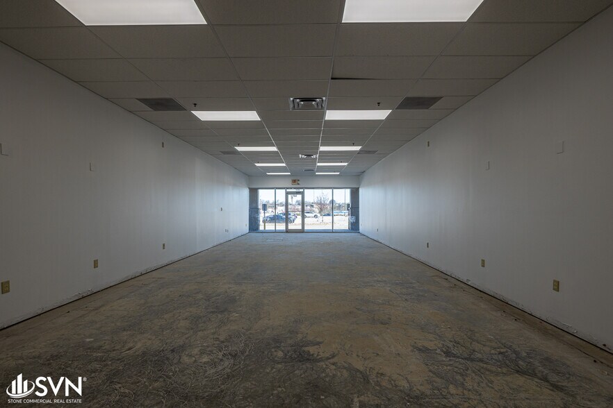 More Photos Of 524 W New Circle Rd, Lexington Unknown For Sale