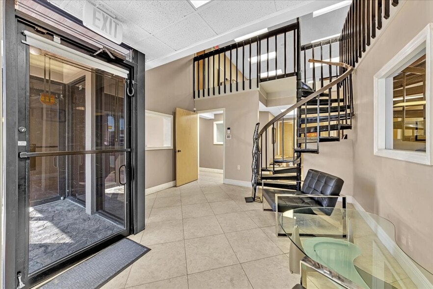 More Photos Of 6187 NW 167th St, Miami Lakes Office For Sale
