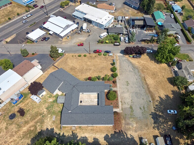 More Photos Of 1480 NE Laurel Ave, Woodburn Office For Sale