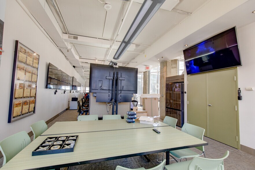 More Photos Of 116 W Hubbard St, Chicago Office For Lease