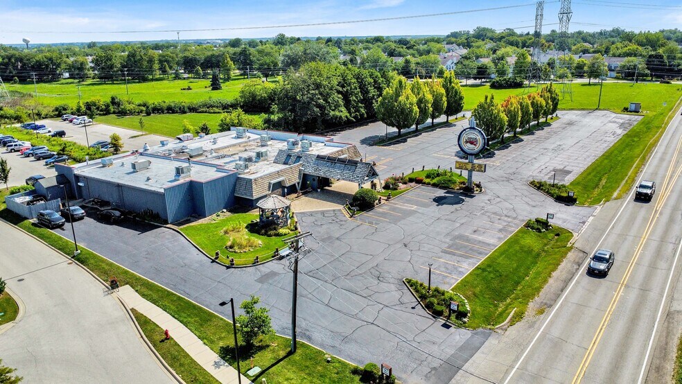 More Photos Of 890 E US Highway 45, Mundelein Freestanding For Sale