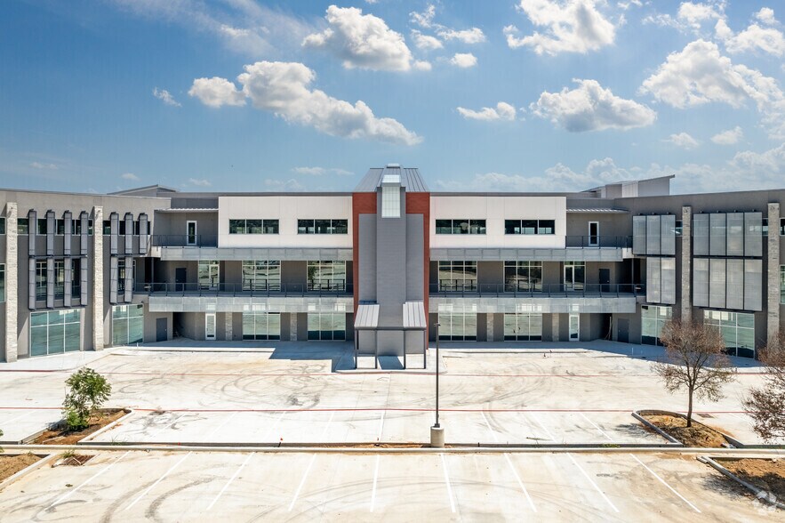 More Photos Of 20327 W Interstate 10, San Antonio Office For Lease