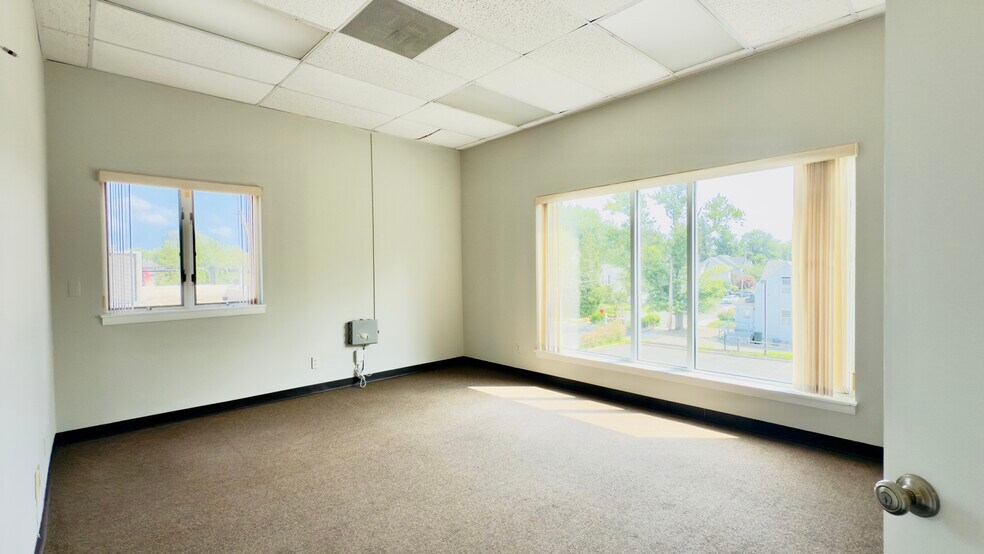 More Photos Of 507 Broad St, Shrewsbury Storefront Retail Office For Lease