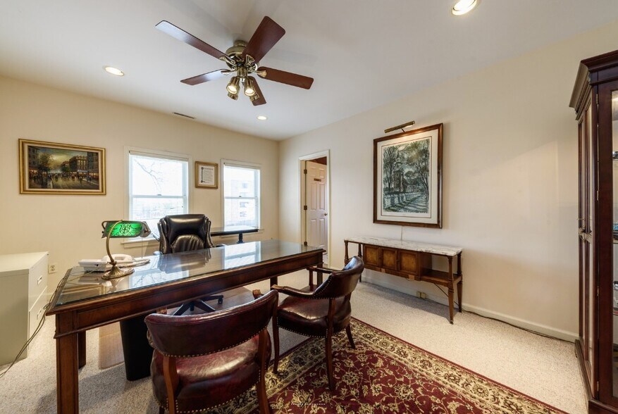 More Photos Of 126 S Northwest Hwy, Barrington Office For Sale