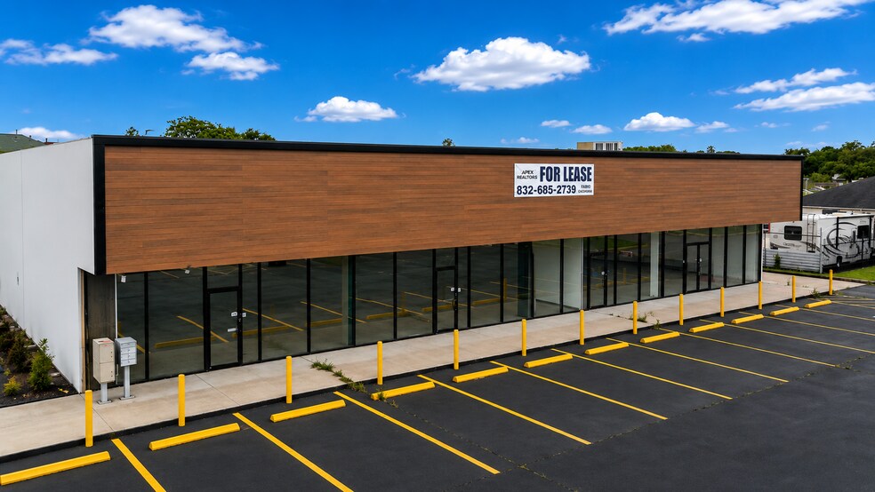 More Photos Of 7850 Highway 6 S, Houston Freestanding For Lease
