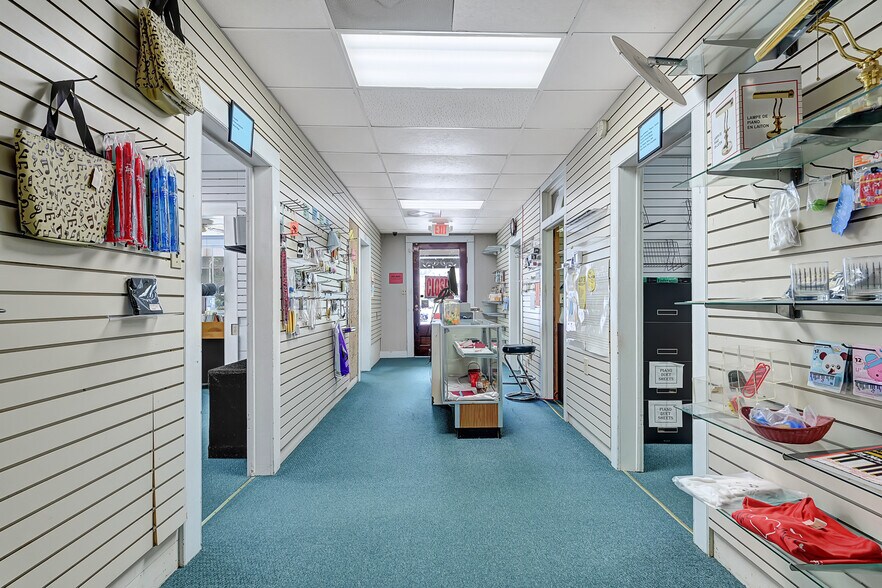 More Photos Of 17934 Kuykendahl Rd, Spring Storefront For Sale