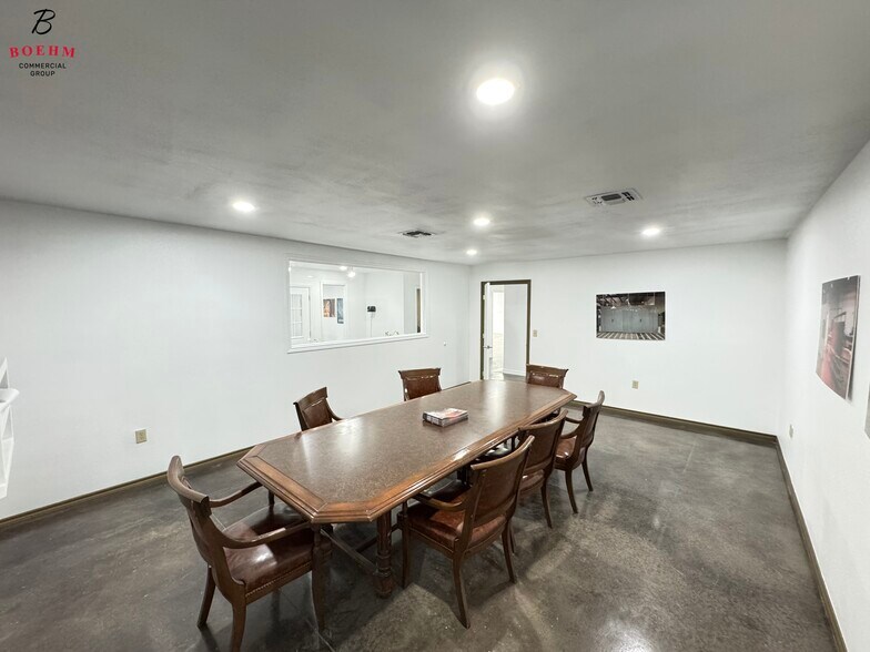 More Photos Of 2 Hill View Ln, Boerne Warehouse For Sale