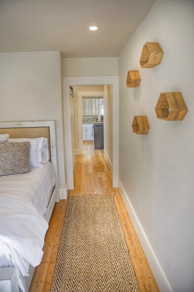 More Photos Of 1030 G St, Napa Apartments For Sale