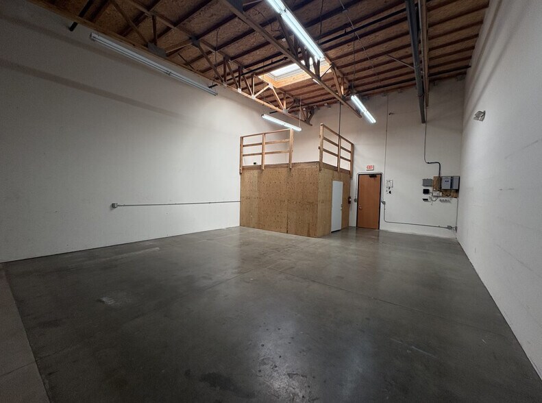 More Photos Of 25695 Jefferson Ave, Murrieta Flex For Lease