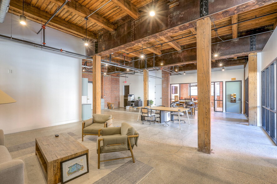 More Photos Of 1612 Grand Blvd, Kansas City Loft Creative Space For Lease