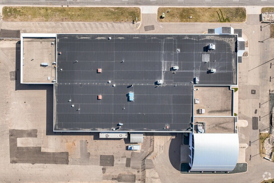 More Photos Of 2325 N Prior Ave, Roseville Auto Dealership For Sale