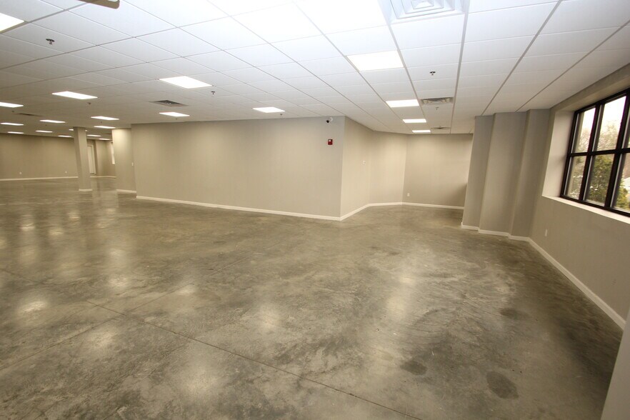 More Photos Of 2302 Turnpike St, North Andover General Retail For Sale