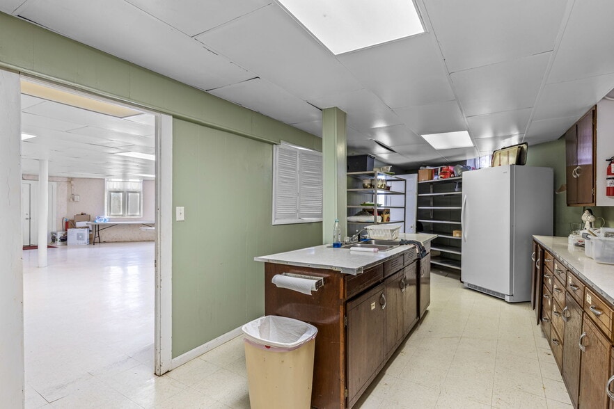 More Photos Of 408 W Main St, Park Hills Religious Facility For Sale